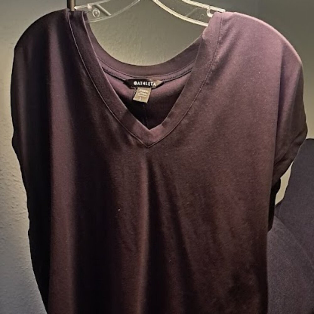 Athleta Blue V-neck Twist Back Cap Sleeve Tee Shirt Size Large